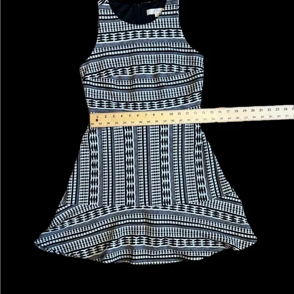 Like New Loft Dress - Picture 8 of 9